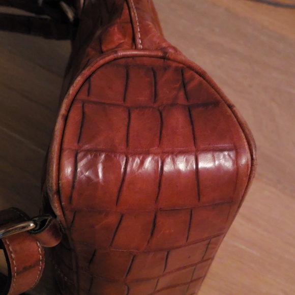 Dooney & Bourke Croco backpack purse - Picture 4 of 7